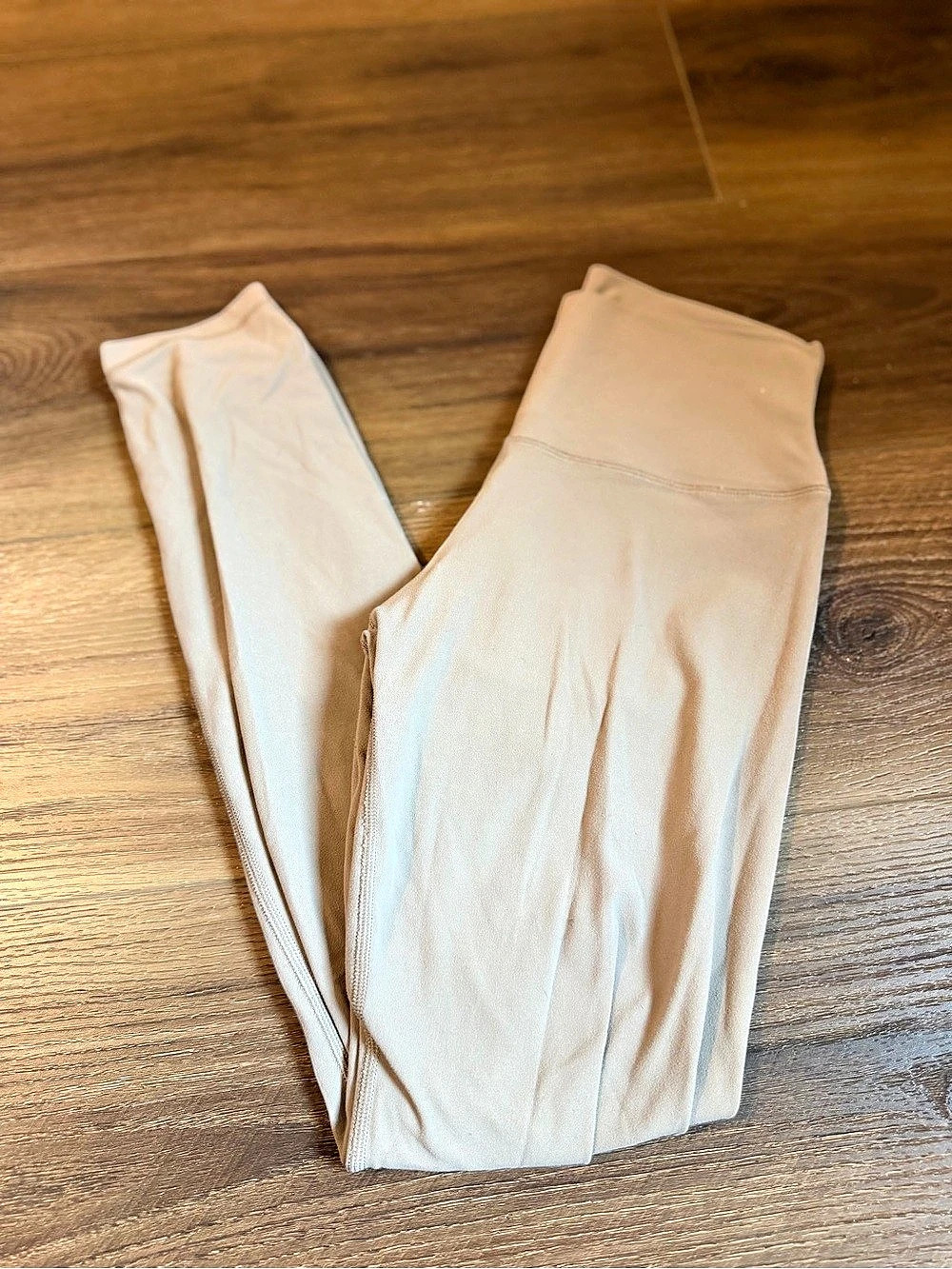 Aritizia Butter Beige Leggings
